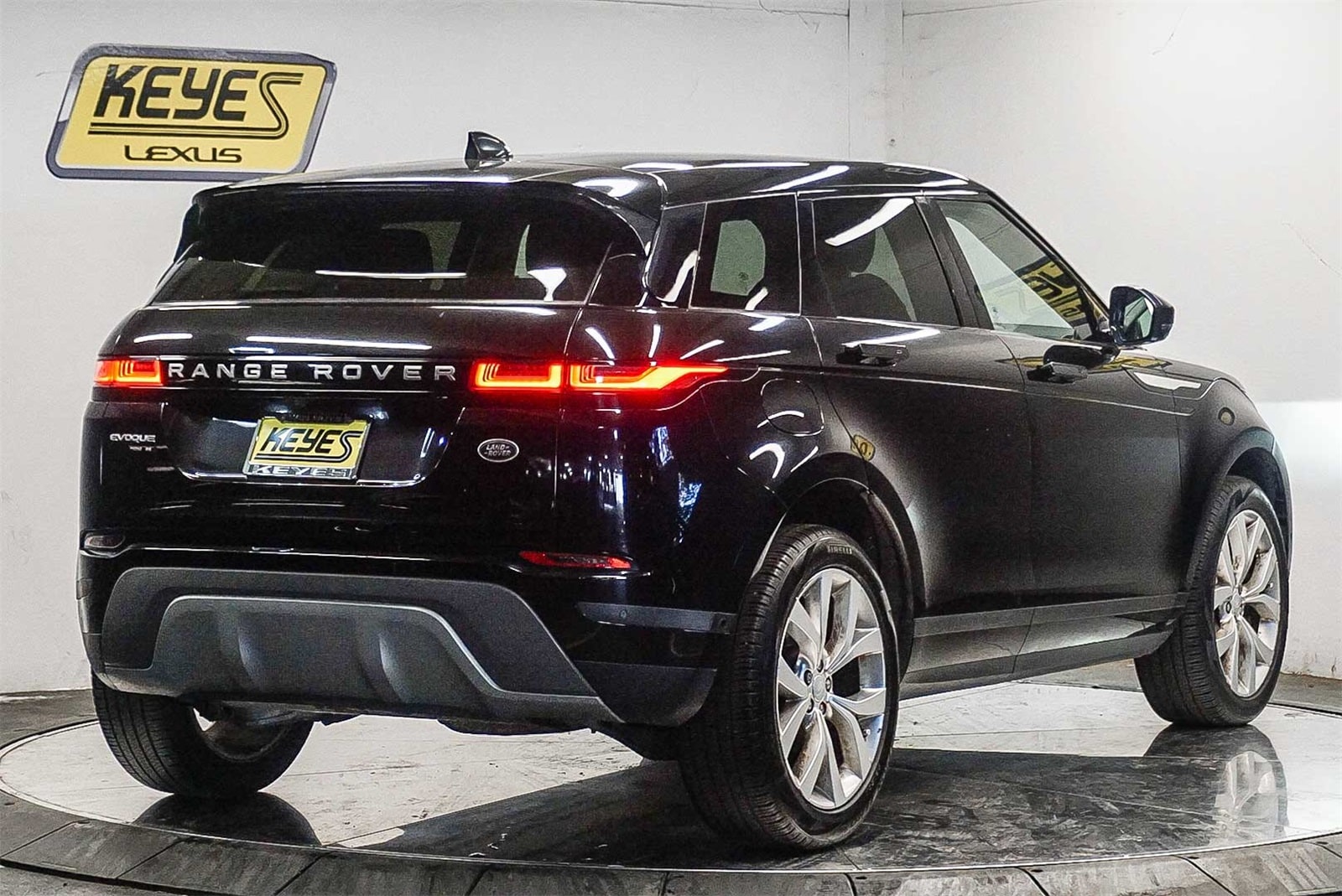 Thumbnail: 2020 Land Rover Range Rover Evoque - 4