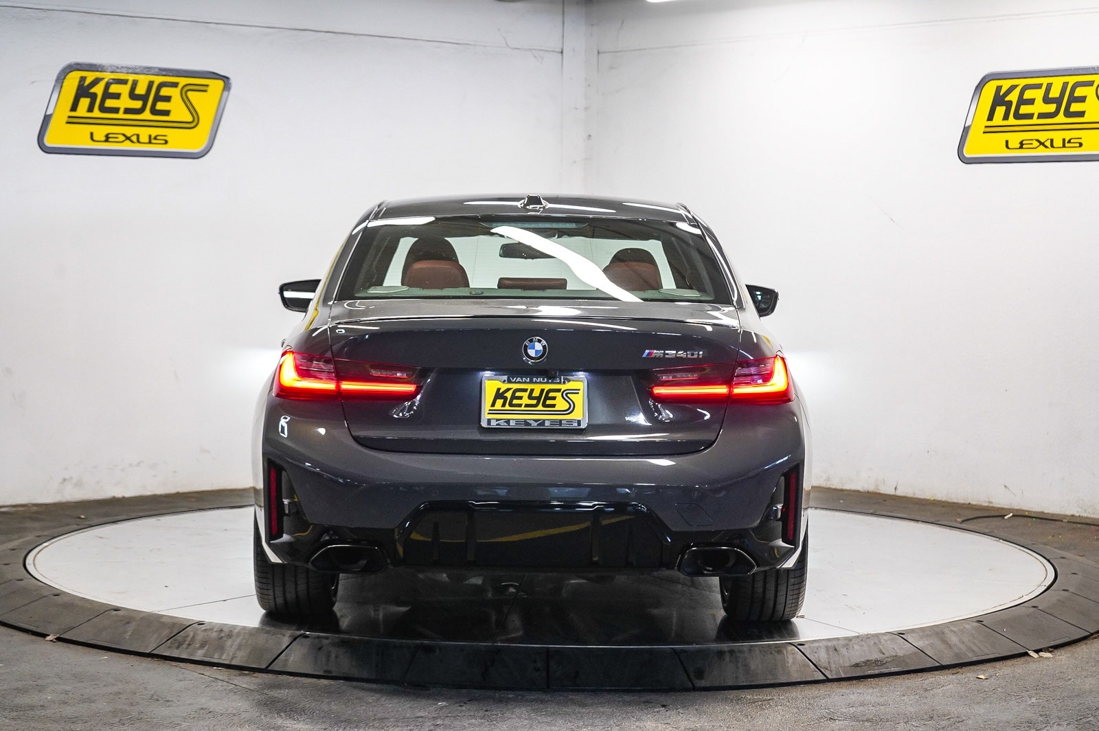 Thumbnail: 2023 BMW 3 Series - 3