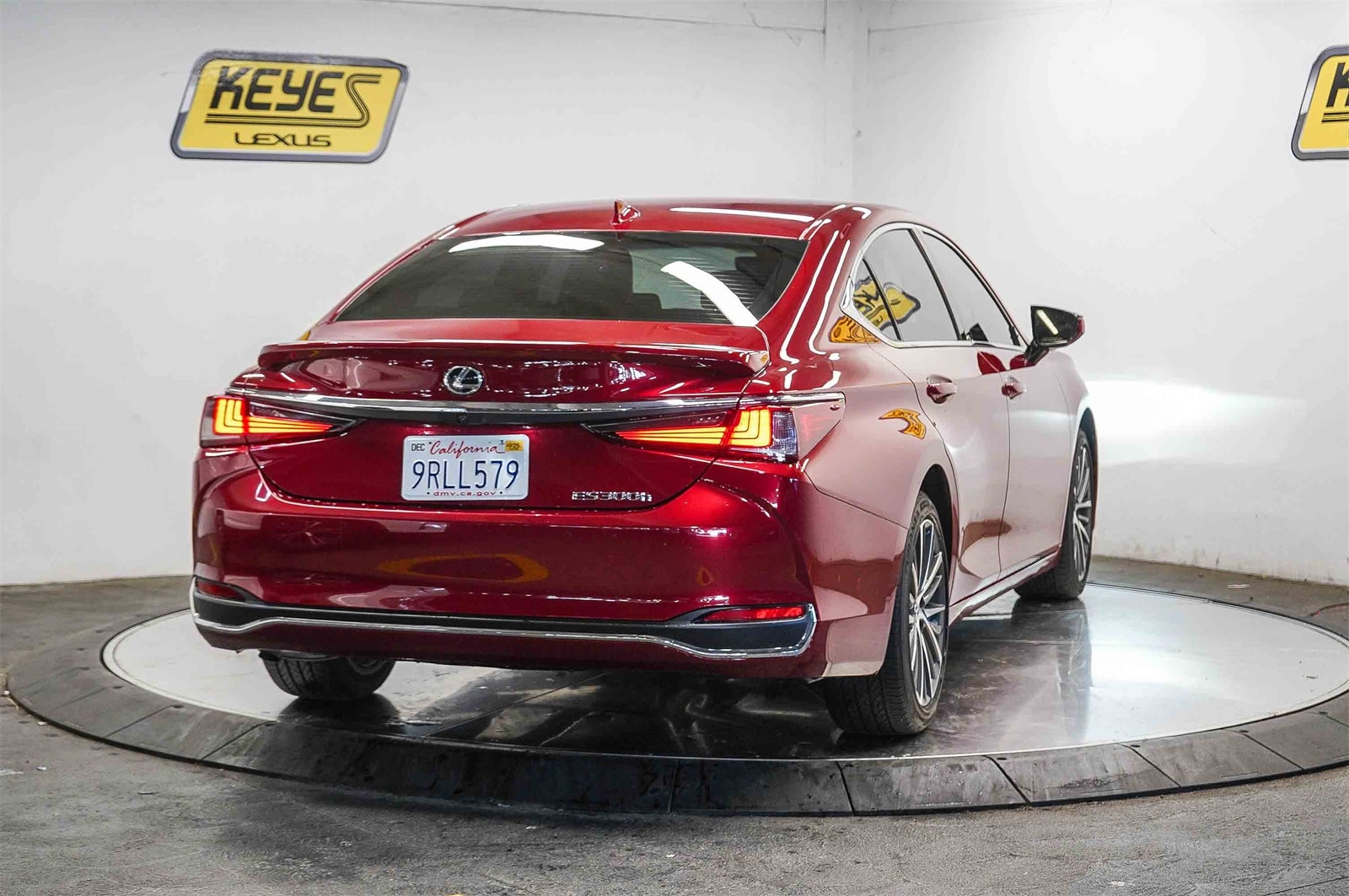 Thumbnail: 2025 Lexus ES - 3