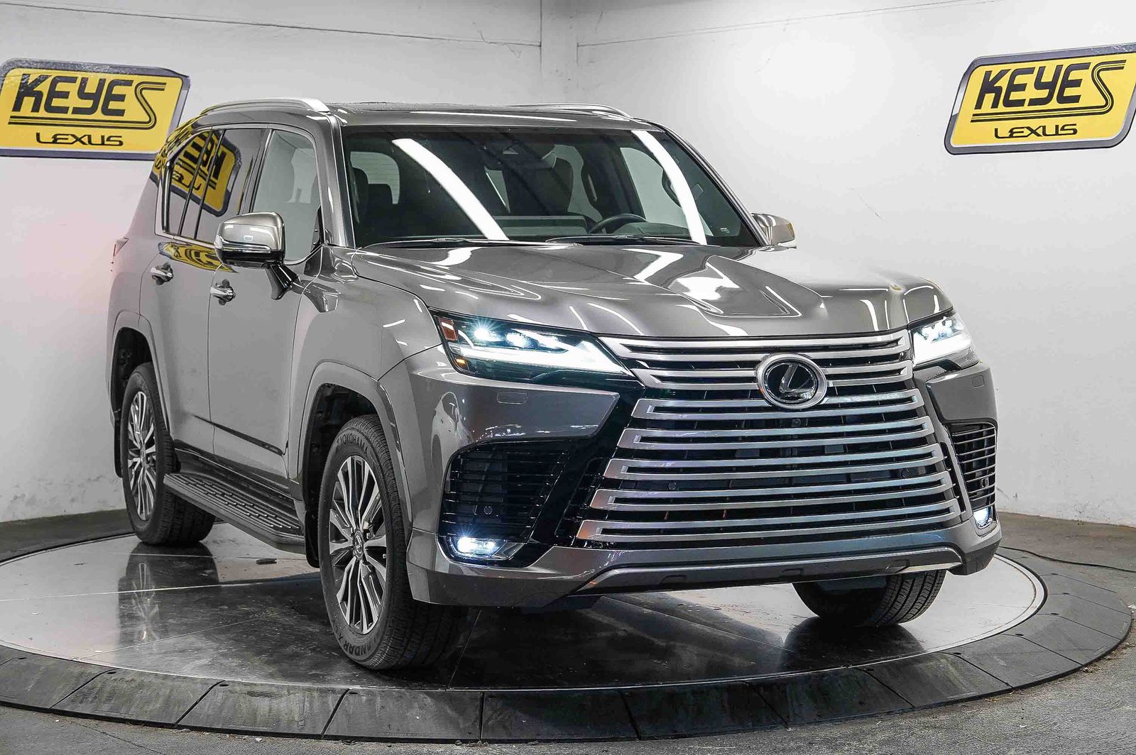 Thumbnail: 2024 Lexus ES - 4