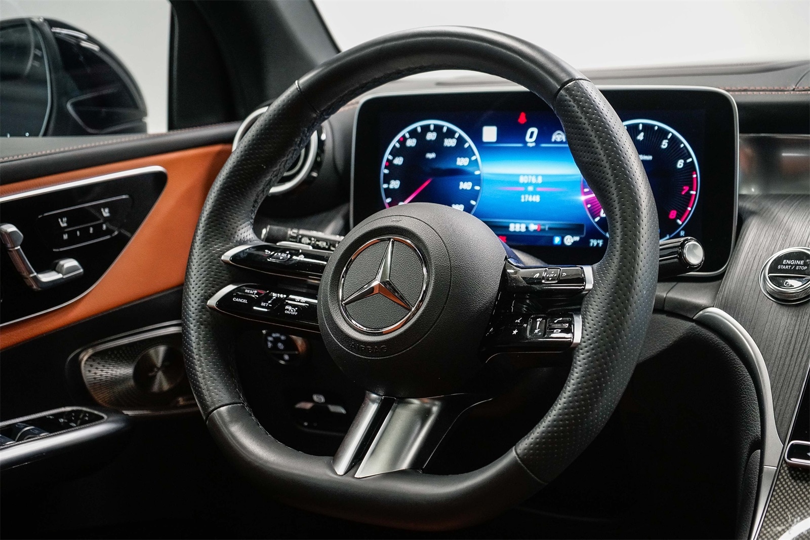Thumbnail: 2023 Mercedes-Benz GLC - 15