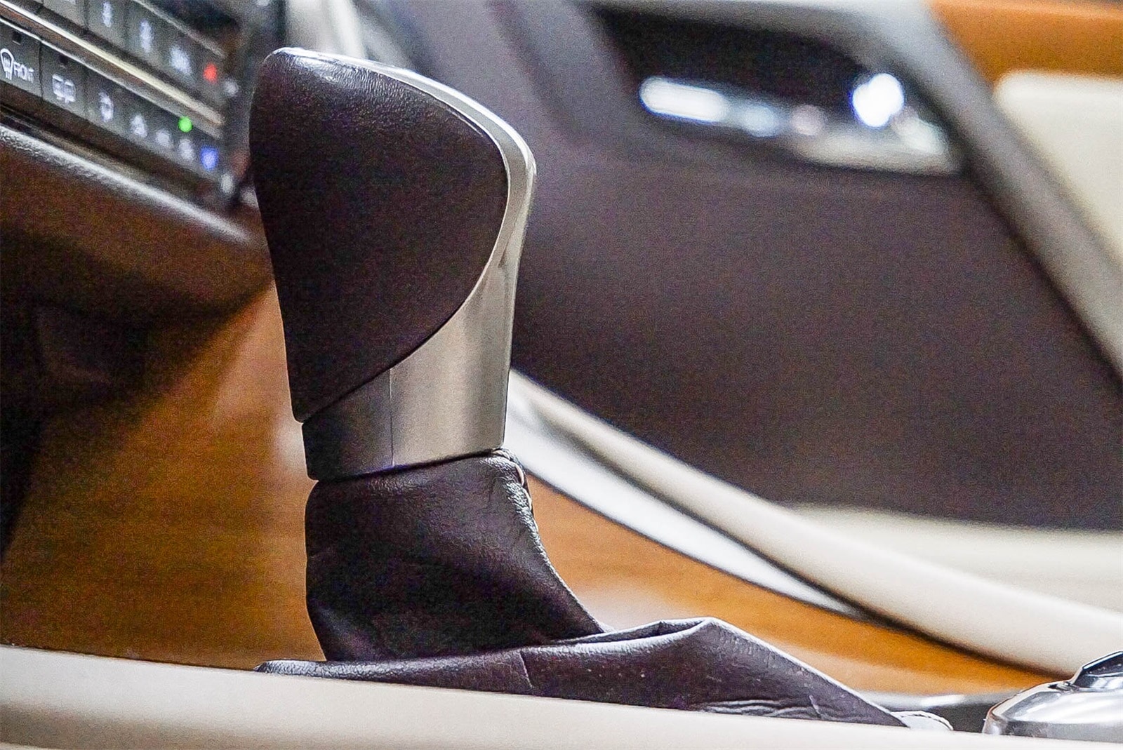 Thumbnail: 2018 Lexus RX - 18