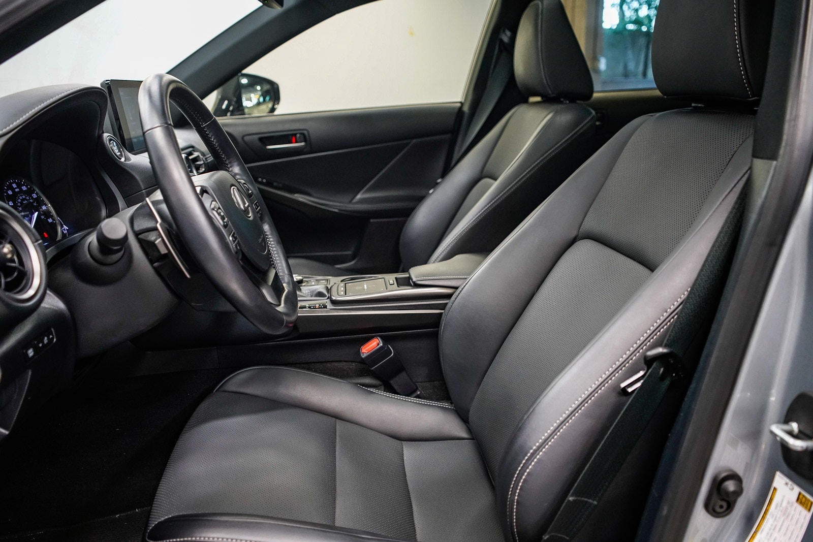 Thumbnail: 2021 Lexus IS - 17