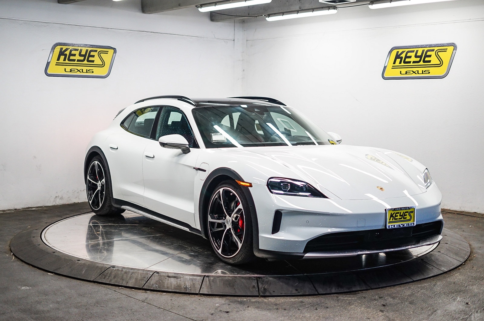 Thumbnail: 2025 Porsche Taycan - 5