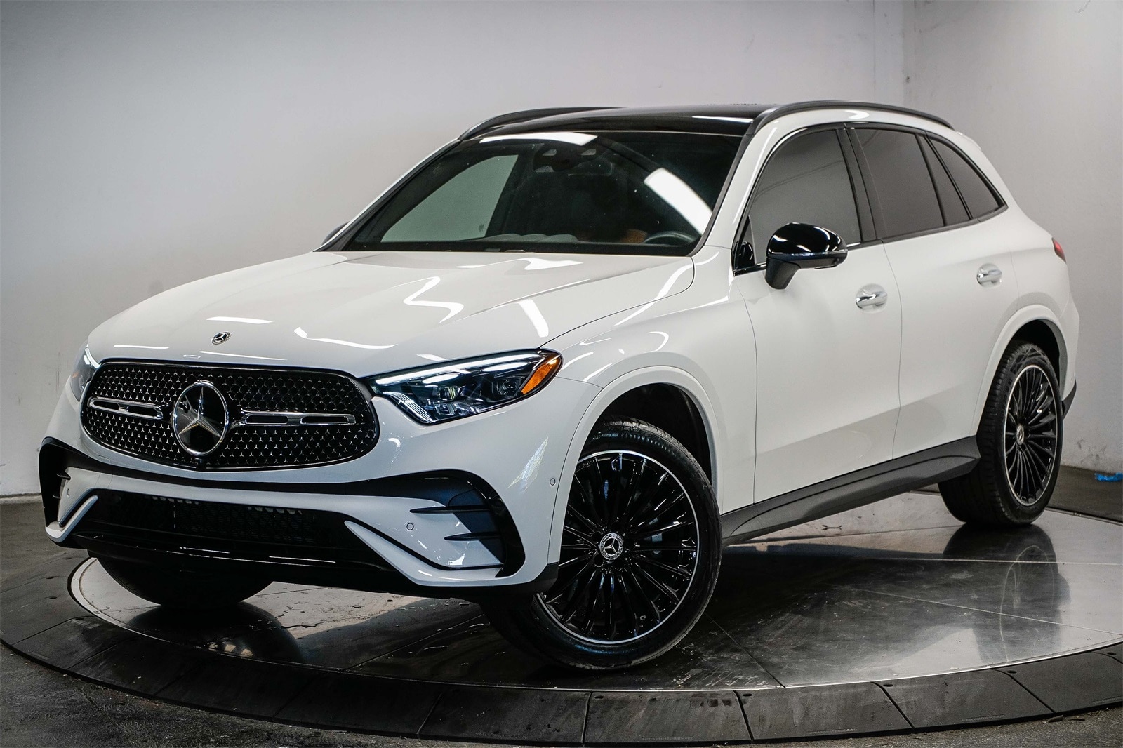 Thumbnail: 2023 Mercedes-Benz GLC - 1