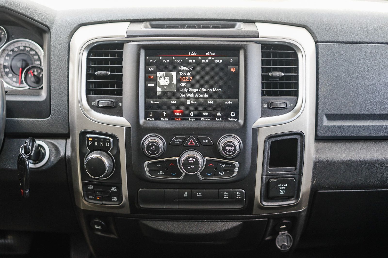 Thumbnail: 2019 RAM 1500 Classic - 13