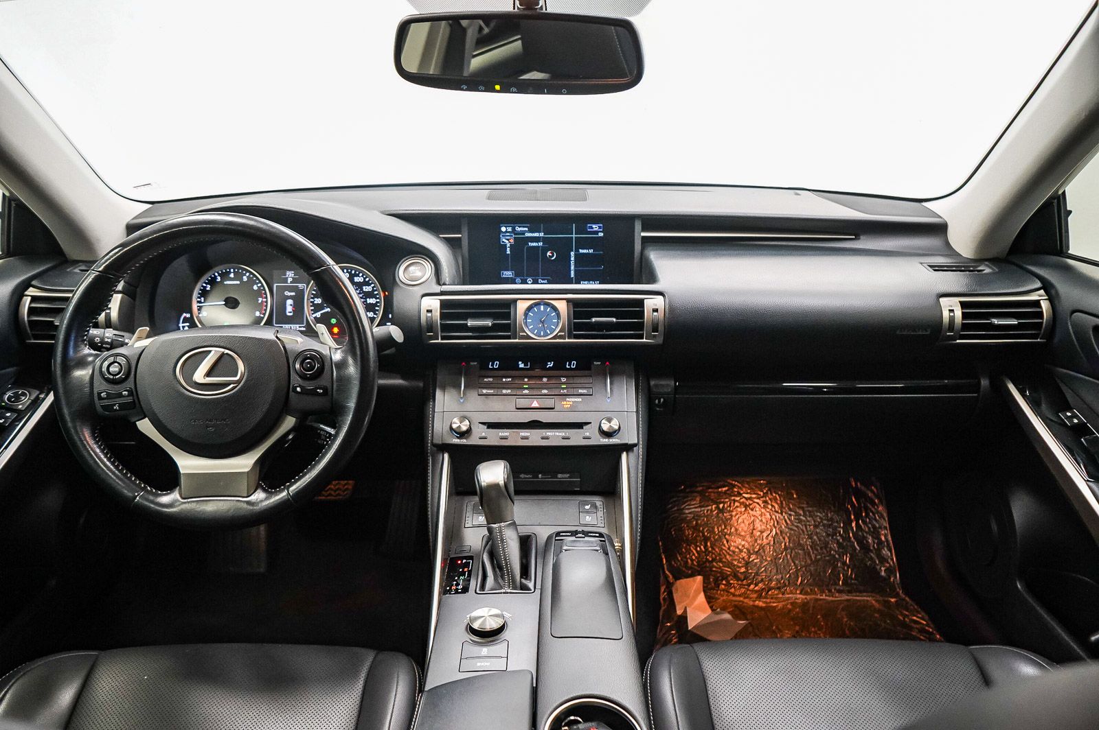 Thumbnail: 2016 Lexus IS - 12