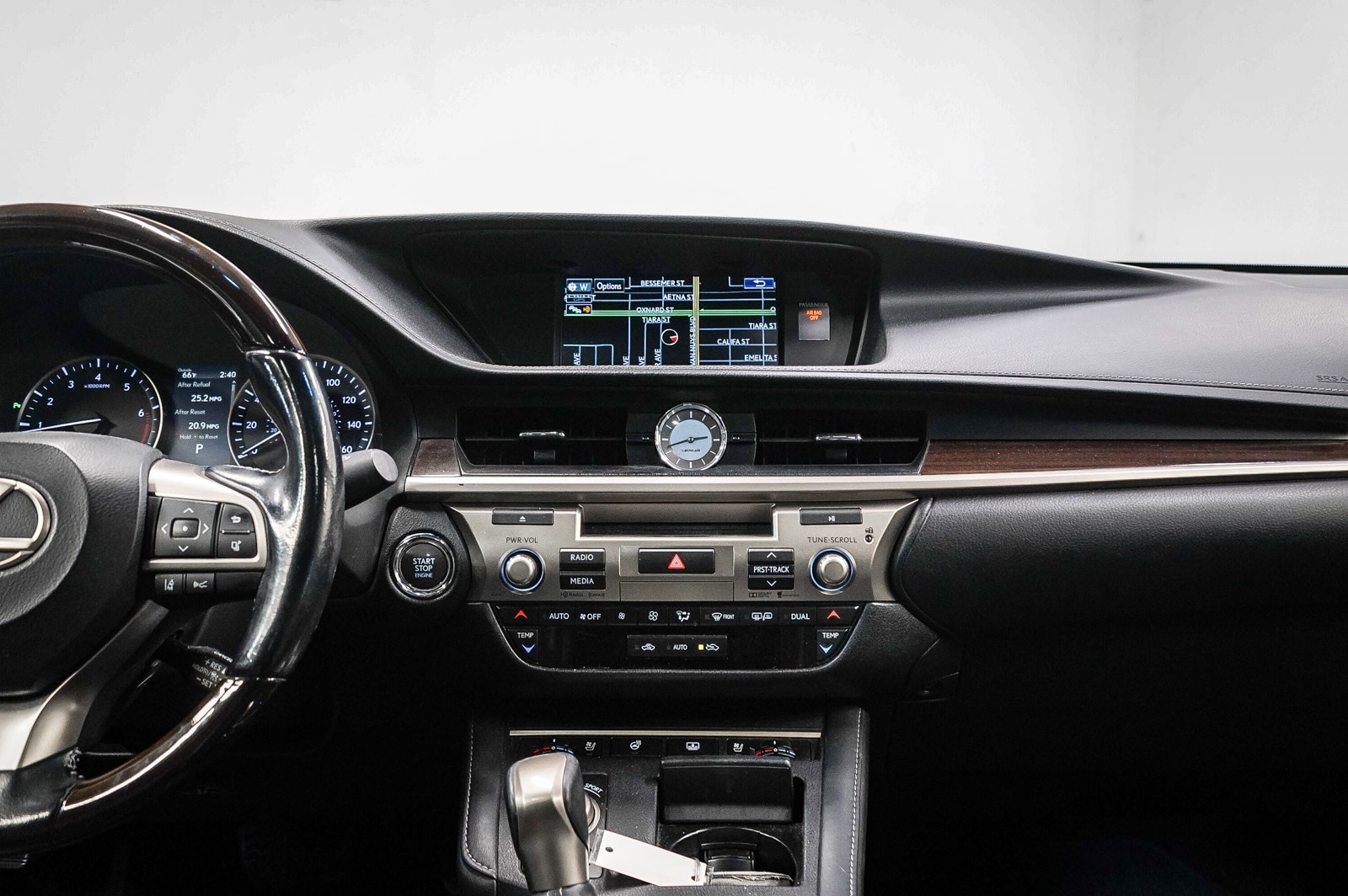 Thumbnail: 2016 Lexus ES - 13