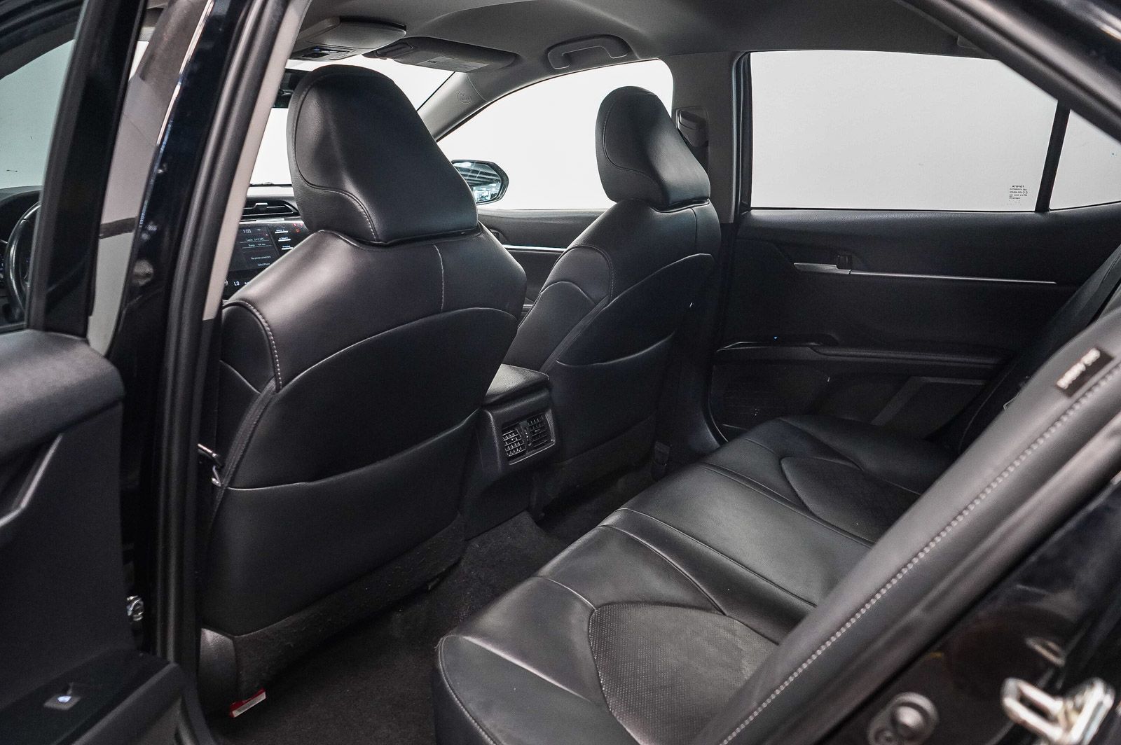 Thumbnail: 2019 Toyota Camry - 18