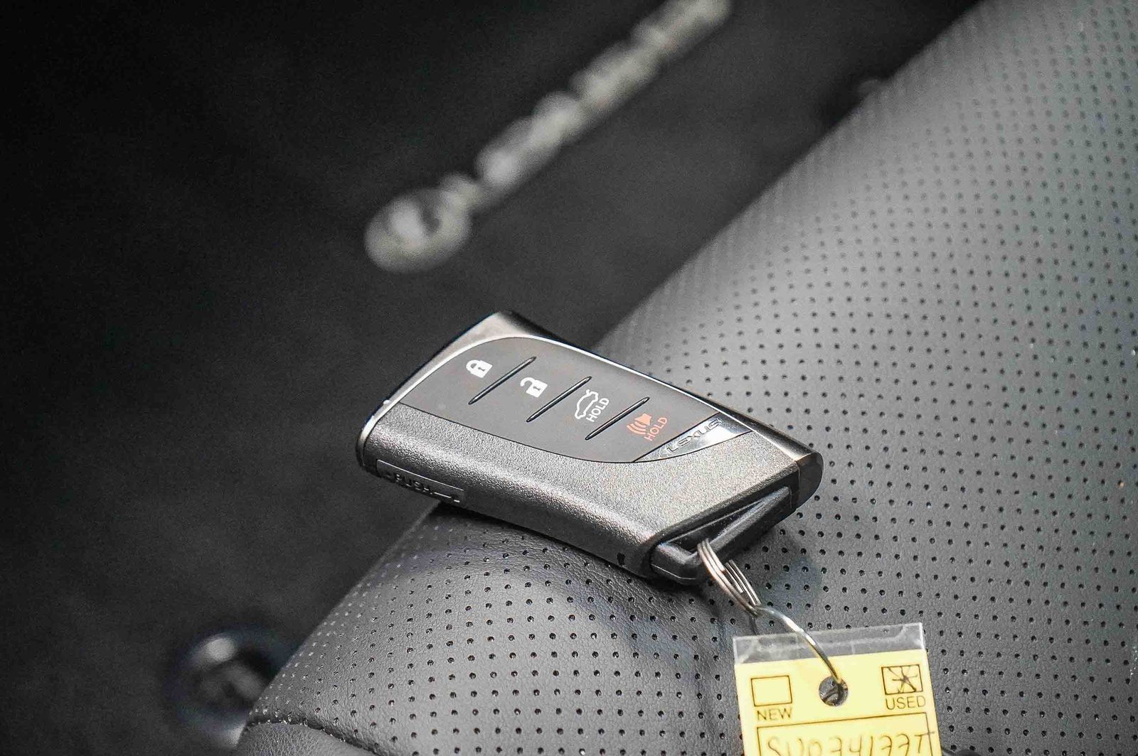 Thumbnail: 2025 Lexus ES - 27