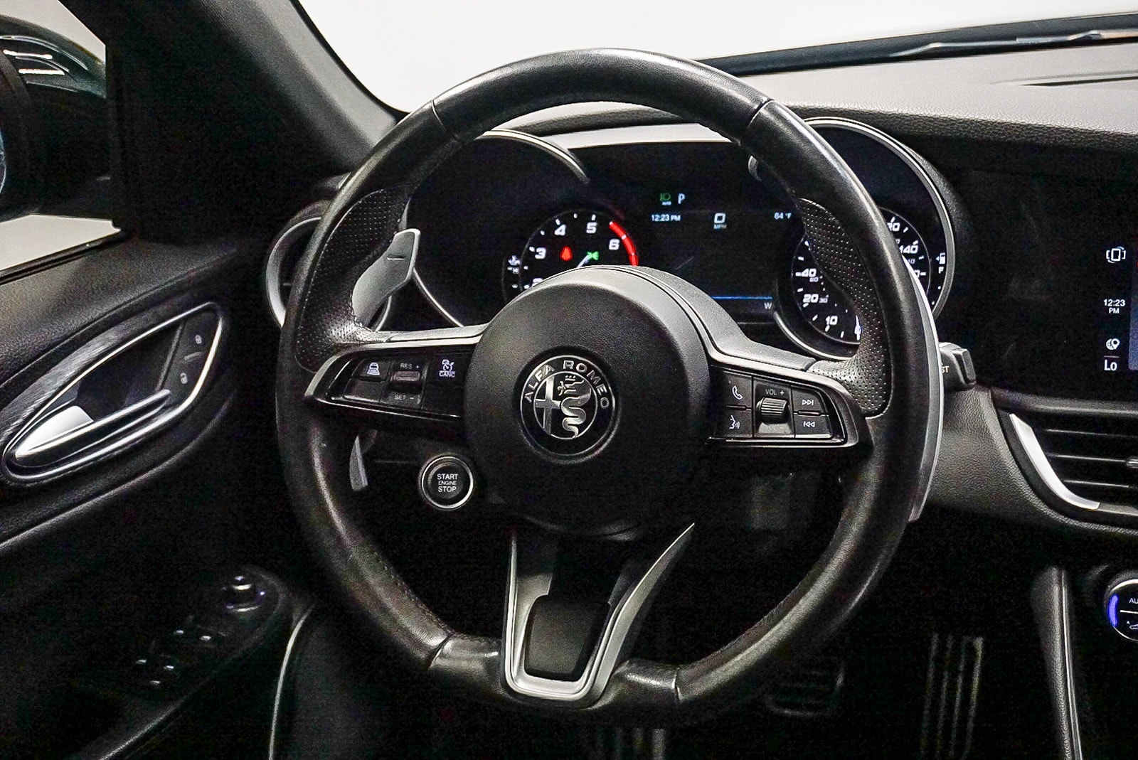 Thumbnail: 2022 Alfa Romeo Giulia - 15