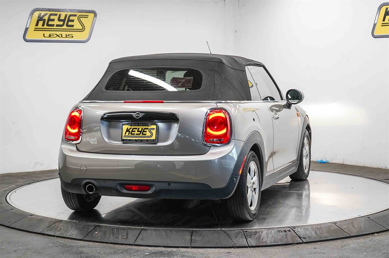 Thumbnail: 2019 MINI Cooper Convertible - 4