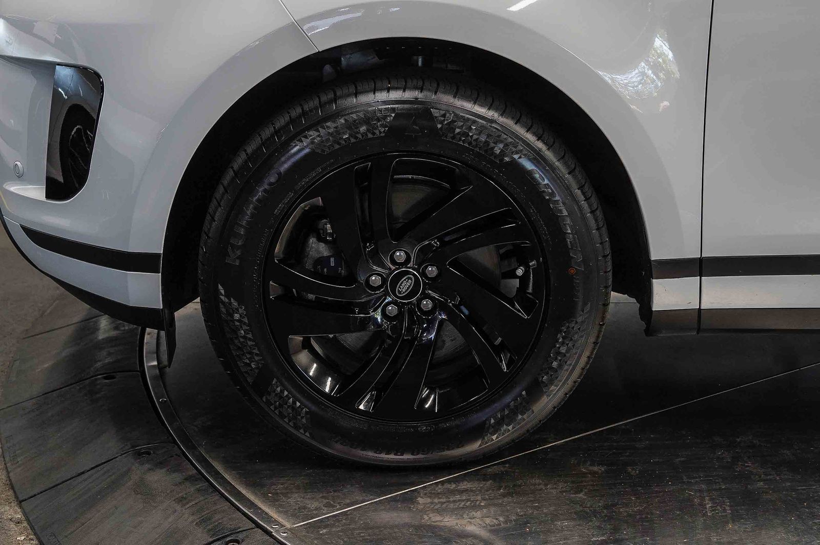 Thumbnail: 2023 Land Rover Range Rover Evoque - 9