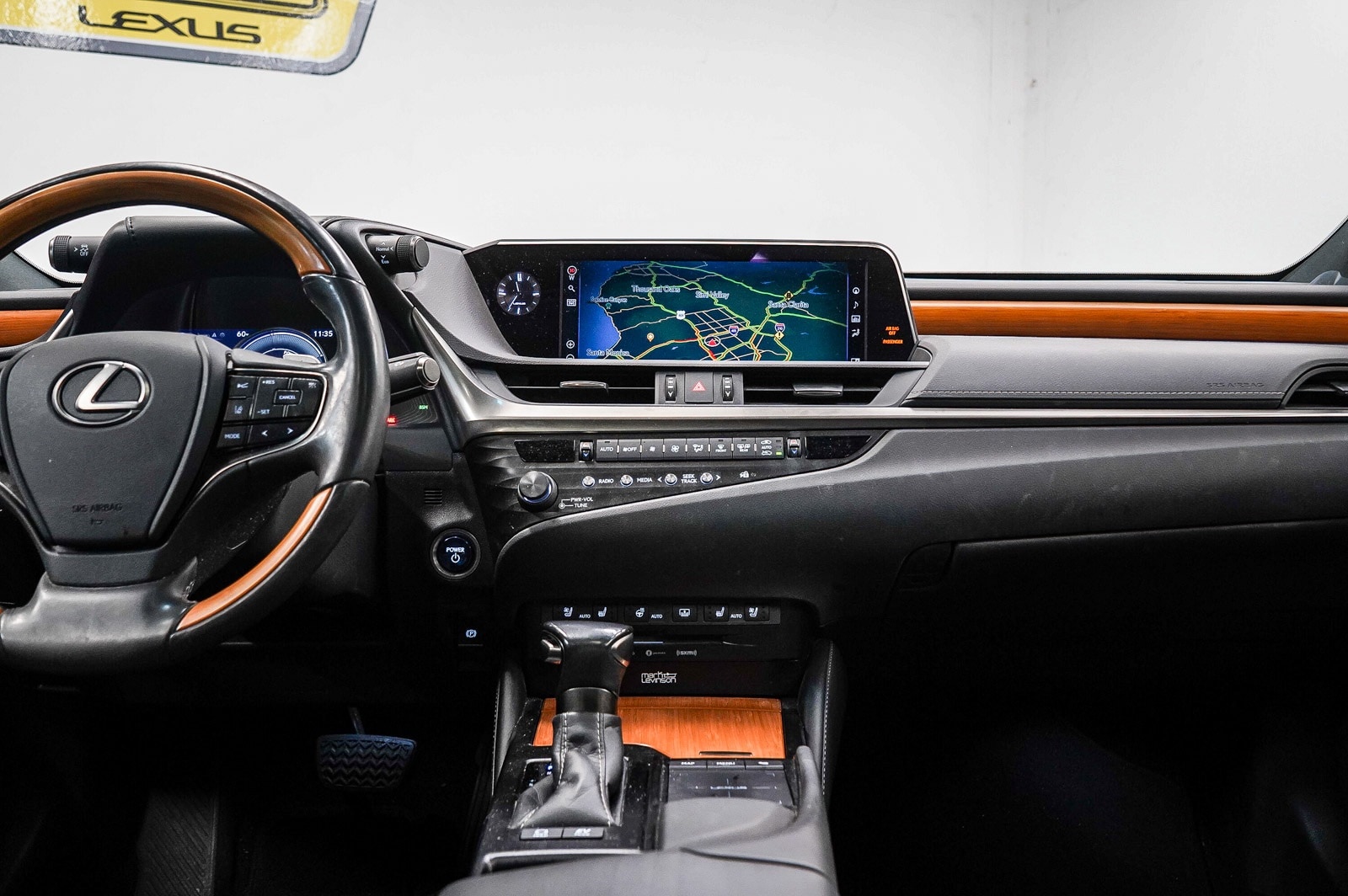 Thumbnail: 2020 Lexus ES - 13