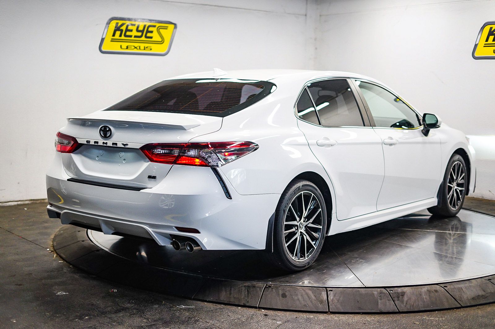 Thumbnail: 2023 Toyota Camry - 4