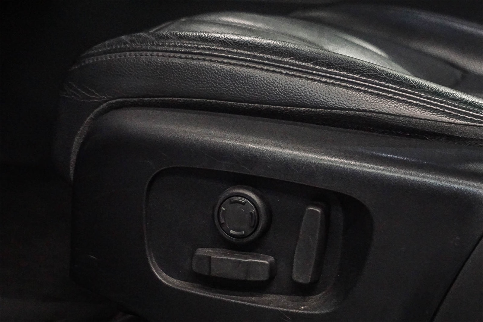 Thumbnail: 2020 Land Rover Range Rover Evoque - 22