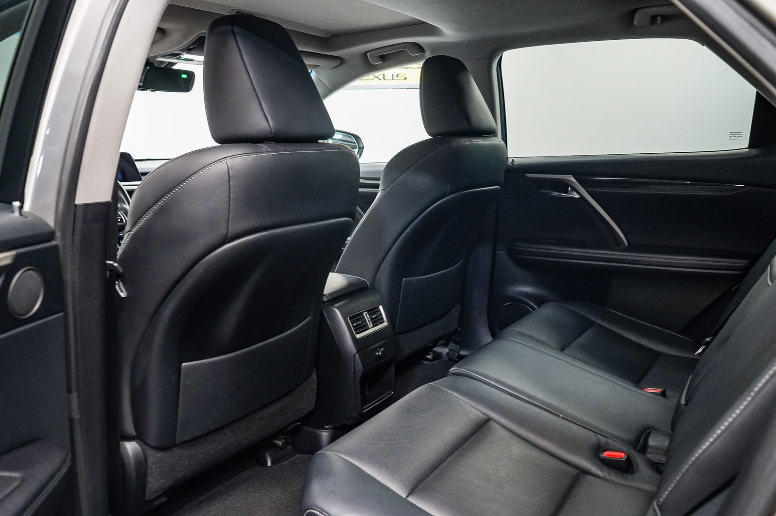 Thumbnail: 2019 Lexus RX - 19