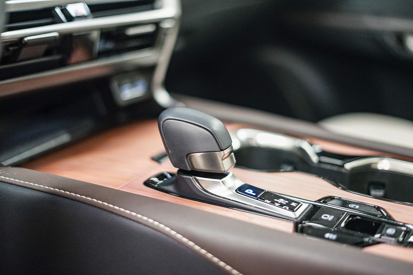 Thumbnail: 2024 Lexus RX - 21