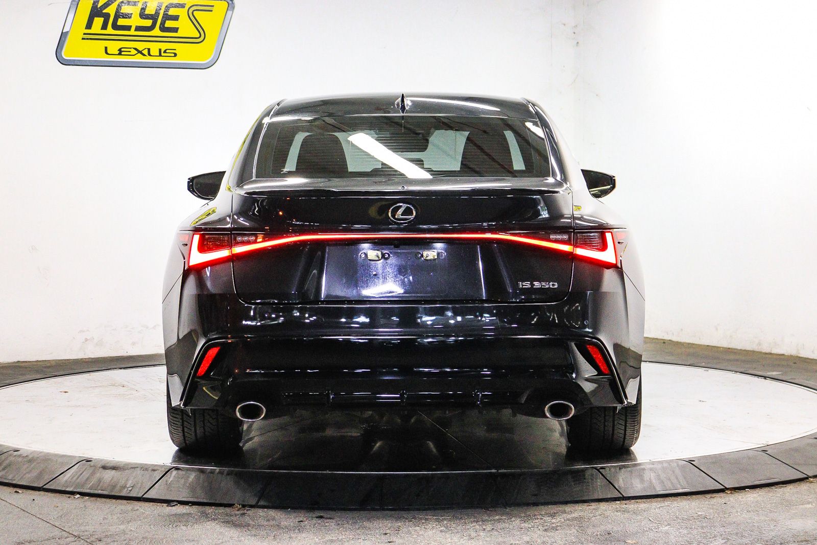 Thumbnail: 2022 Lexus IS - 3