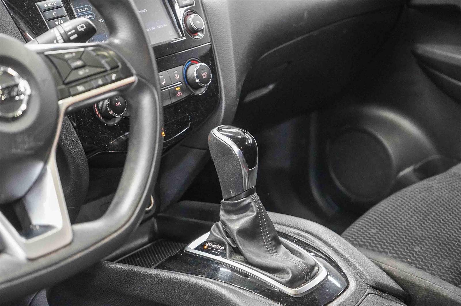 Thumbnail: 2019 Nissan Rogue Sport - 23