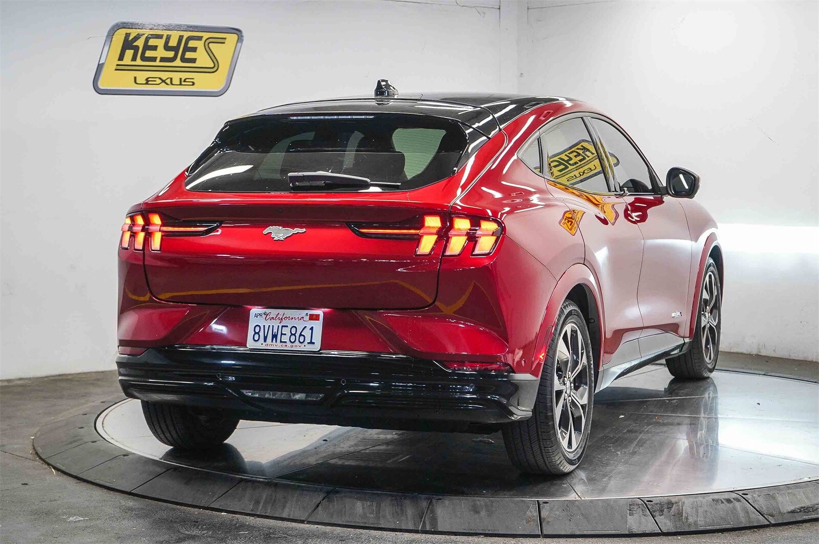 2021 Ford Mustang Mach-E Premium photo 4