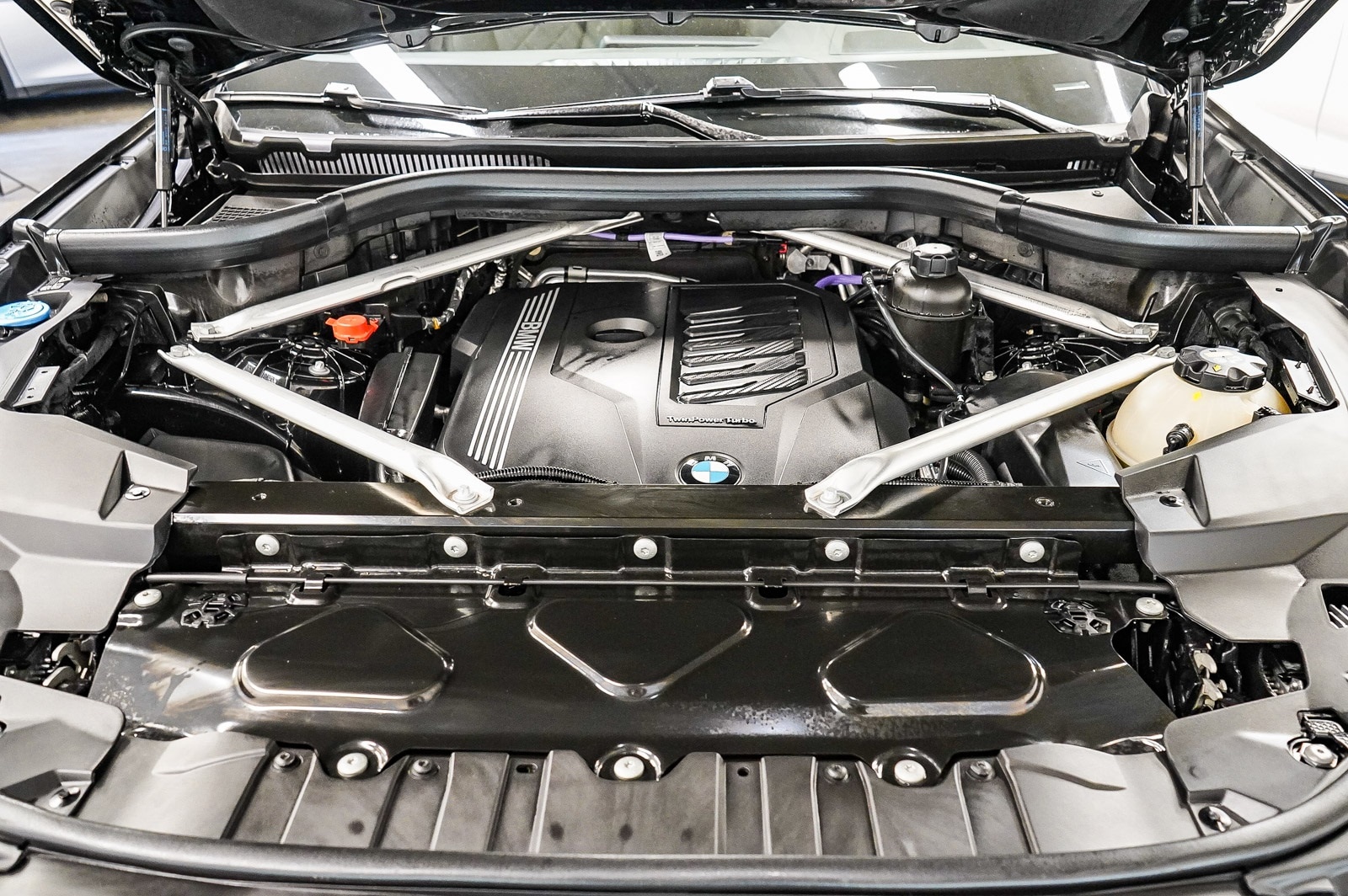 Thumbnail: 2023 BMW X6 - 28