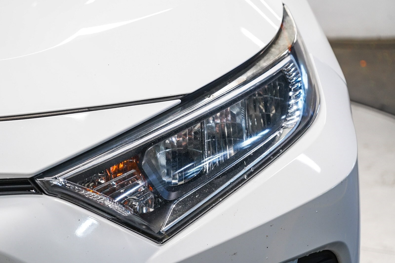 Thumbnail: 2020 Toyota RAV4 - 7