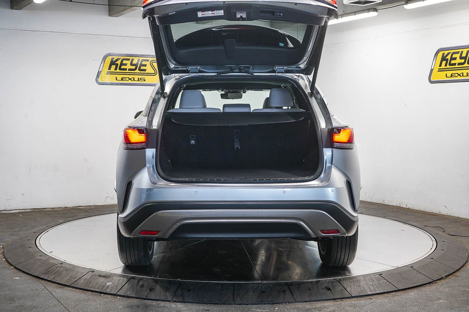 Thumbnail: 2023 Lexus RX - 26