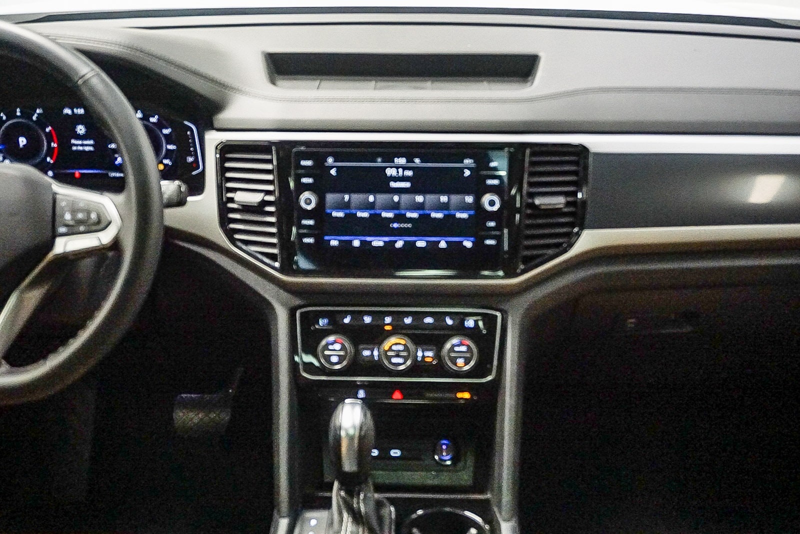 Thumbnail: 2023 Volkswagen Atlas - 12