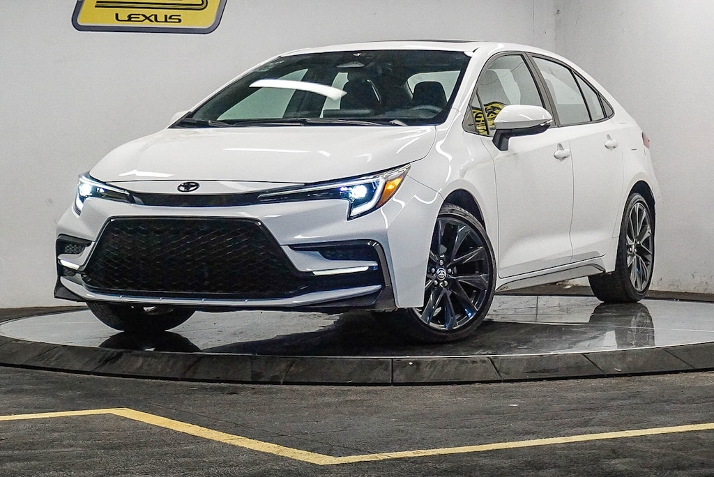 Used 2024 Toyota Corolla SE Sedan