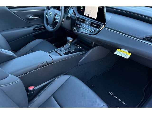Thumbnail: 2025 Lexus ES - 26