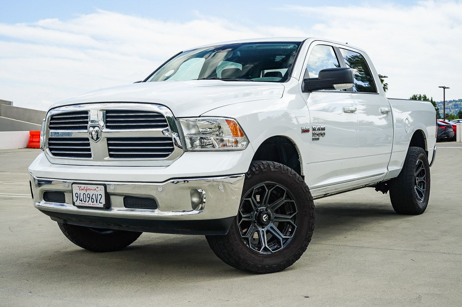 Thumbnail: 2019 RAM 1500 Classic - 1