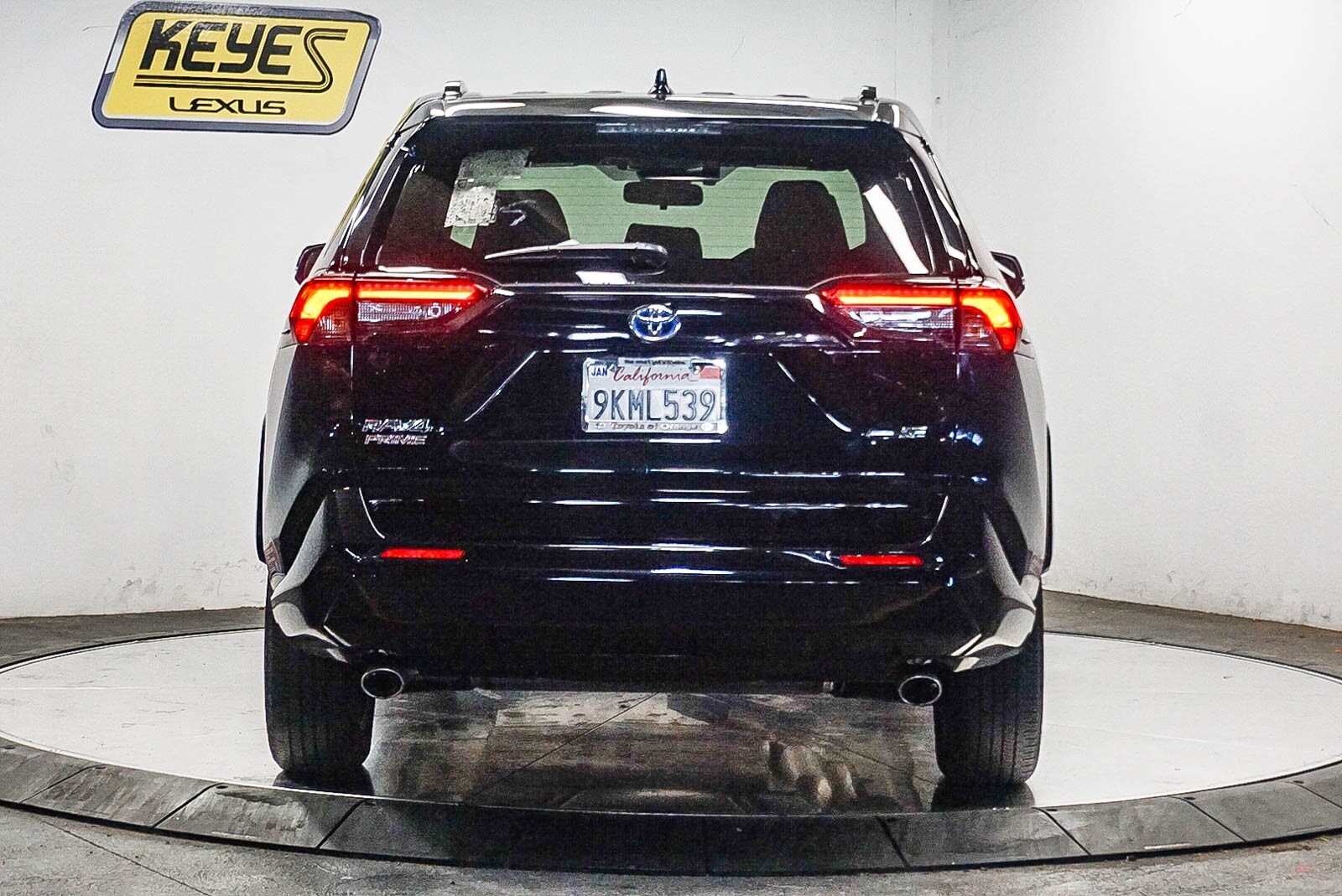 2024 Toyota RAV4 Prime SE photo 2