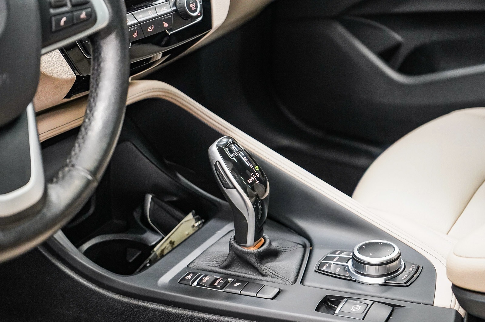 Thumbnail: 2020 BMW X1 - 24