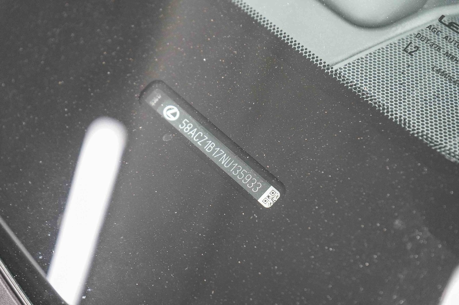 Thumbnail: 2022 Lexus ES - 28