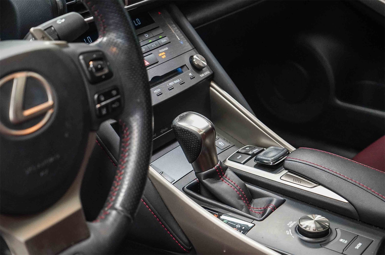 Thumbnail: 2019 Lexus IS - 24