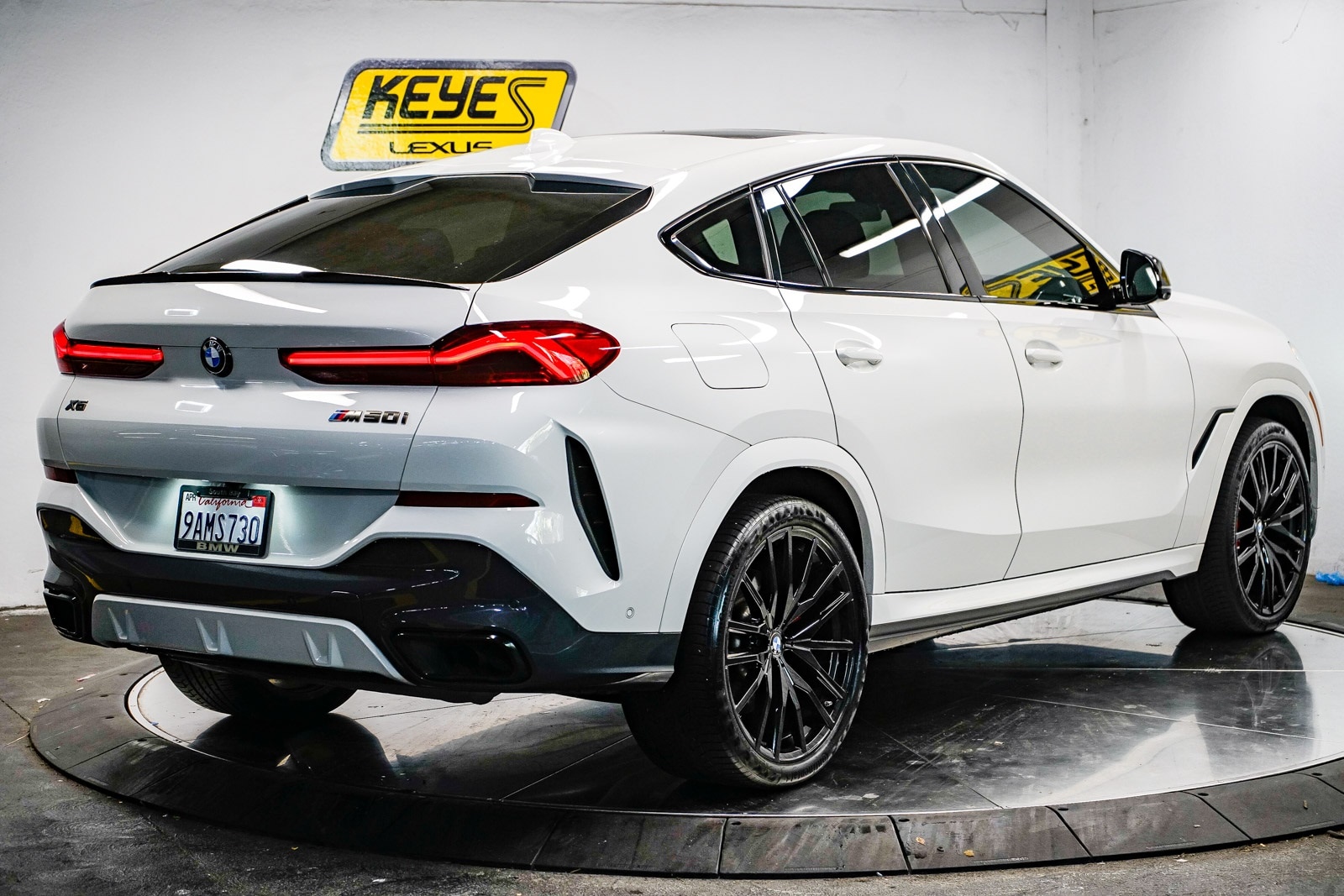 Thumbnail: 2022 BMW X6 - 4