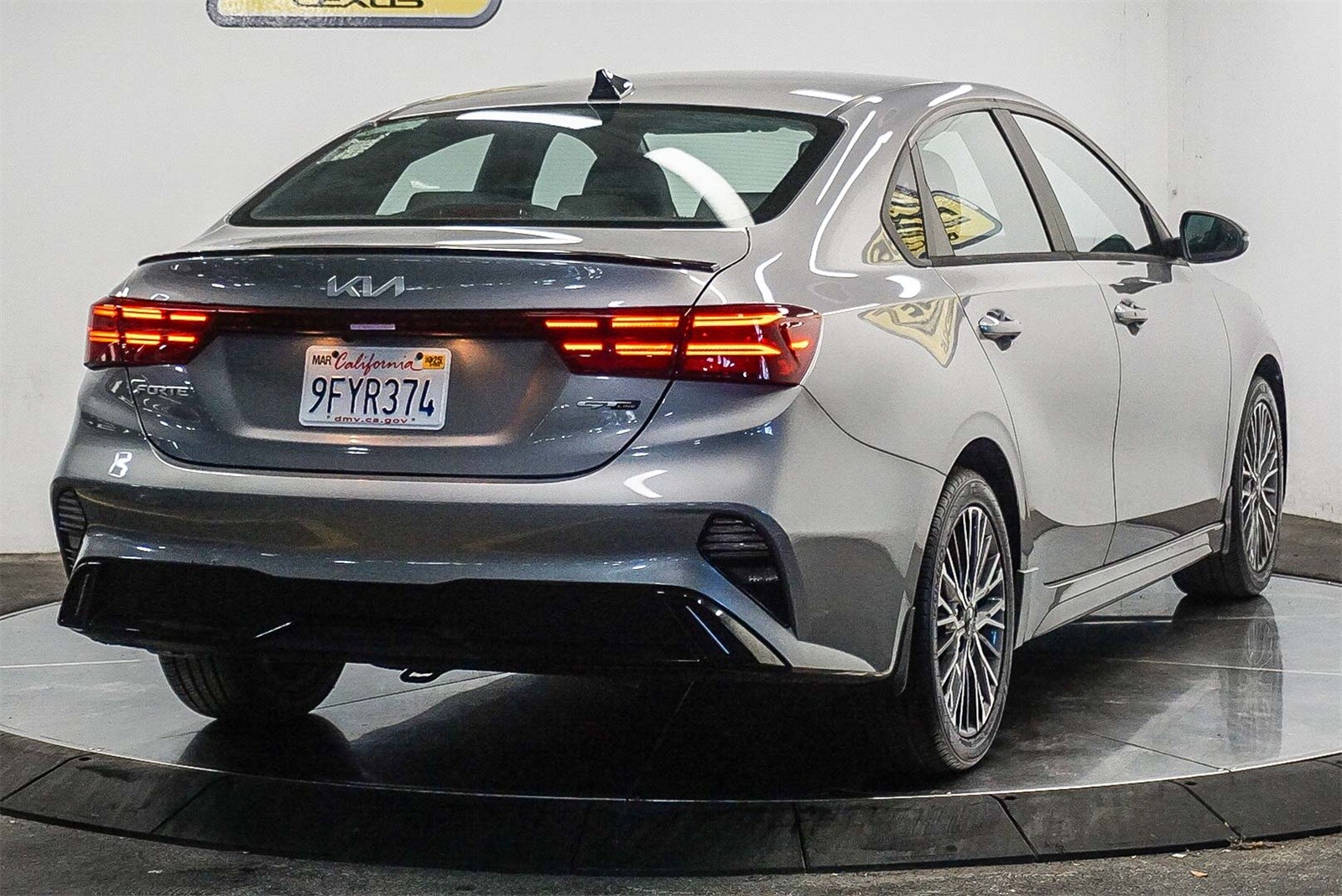 2023 Kia Forte GT-Line photo 4