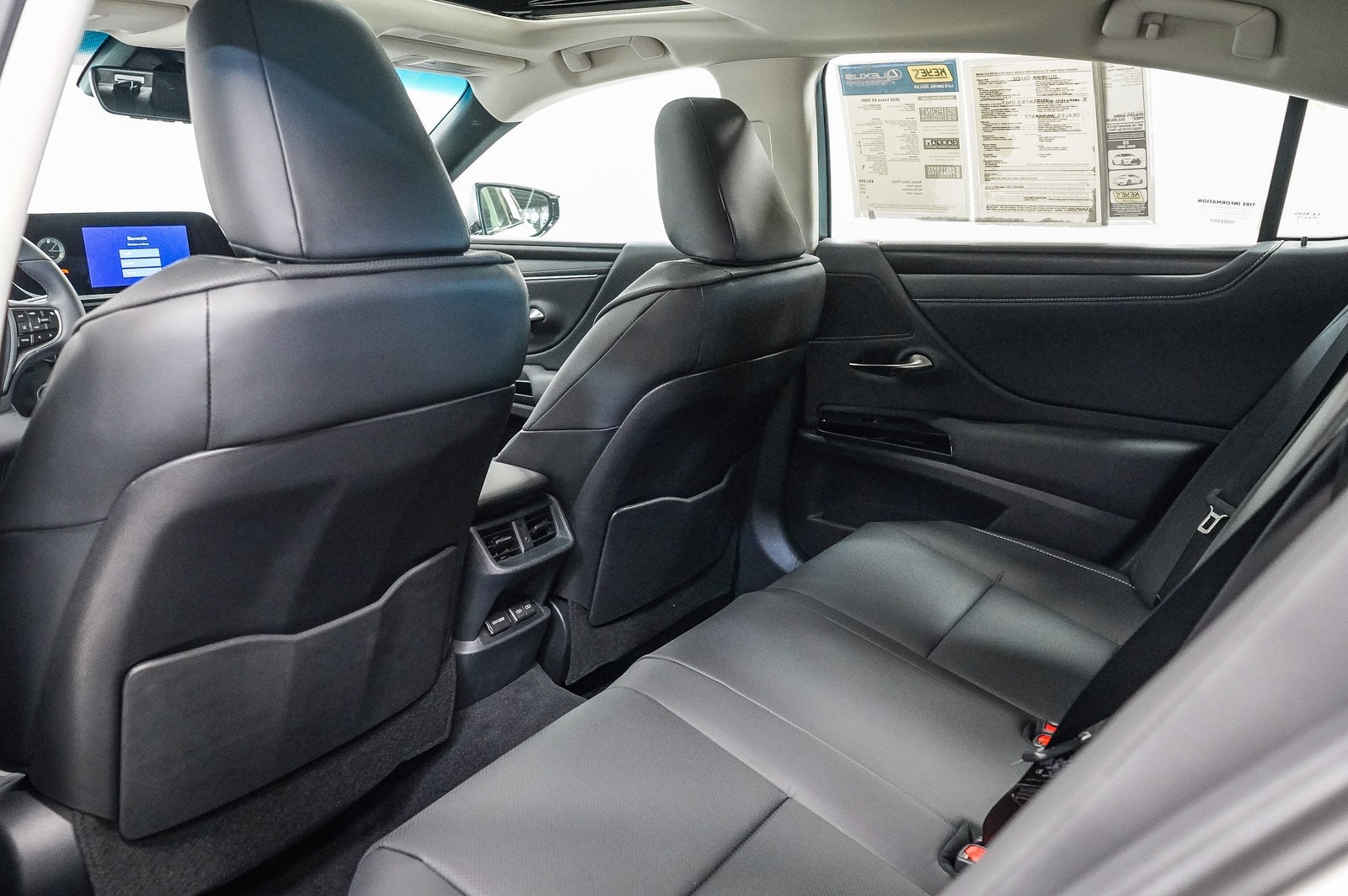 Thumbnail: 2025 Lexus ES - 19