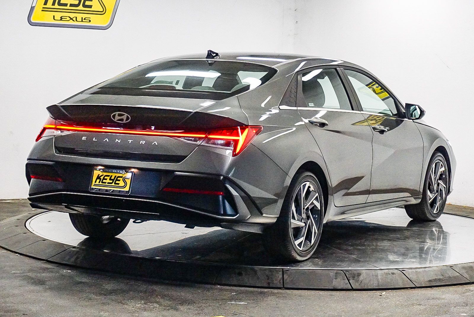 Thumbnail: 2025 Hyundai Elantra - 3