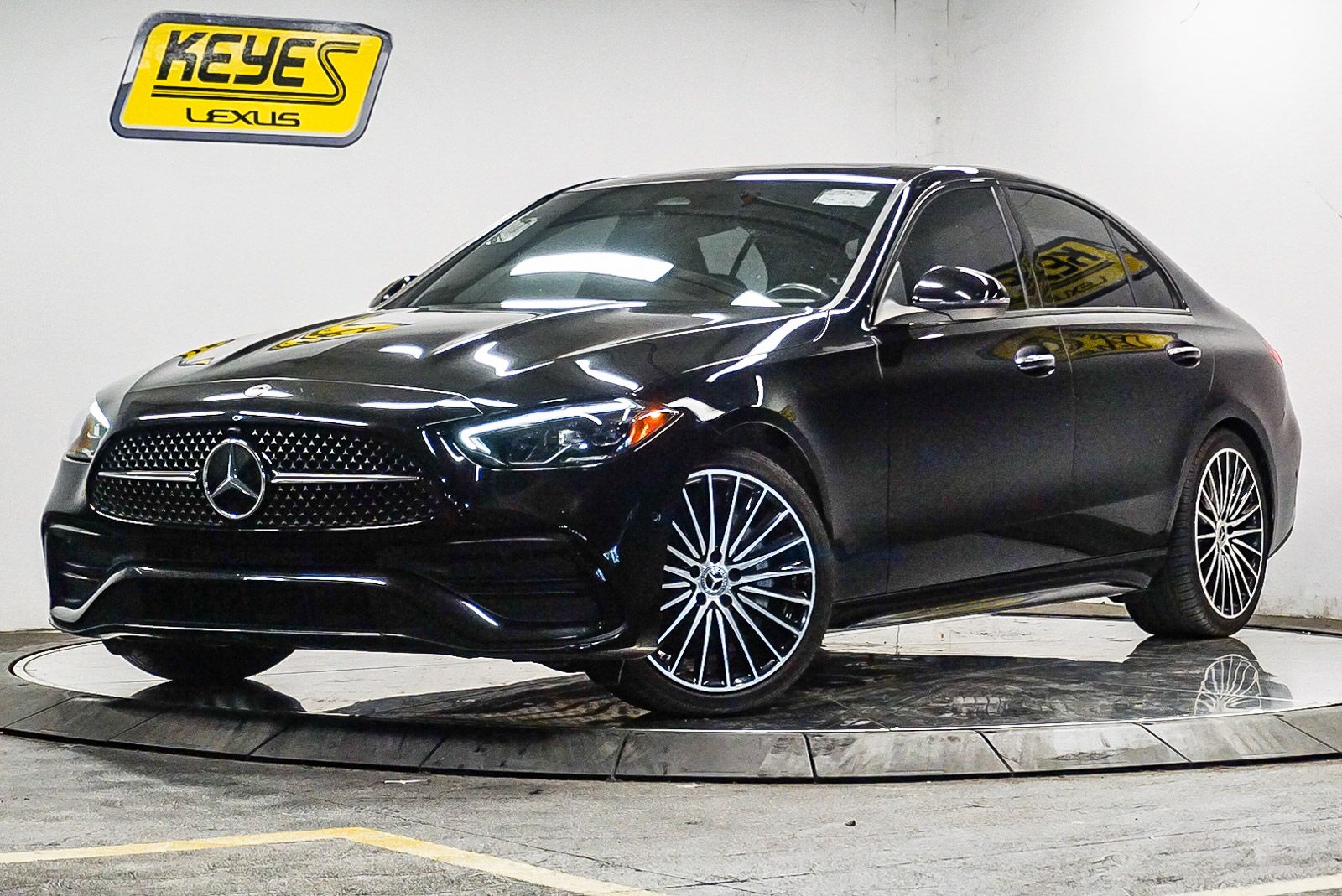 Thumbnail: 2023 Mercedes-Benz C-Class - 1