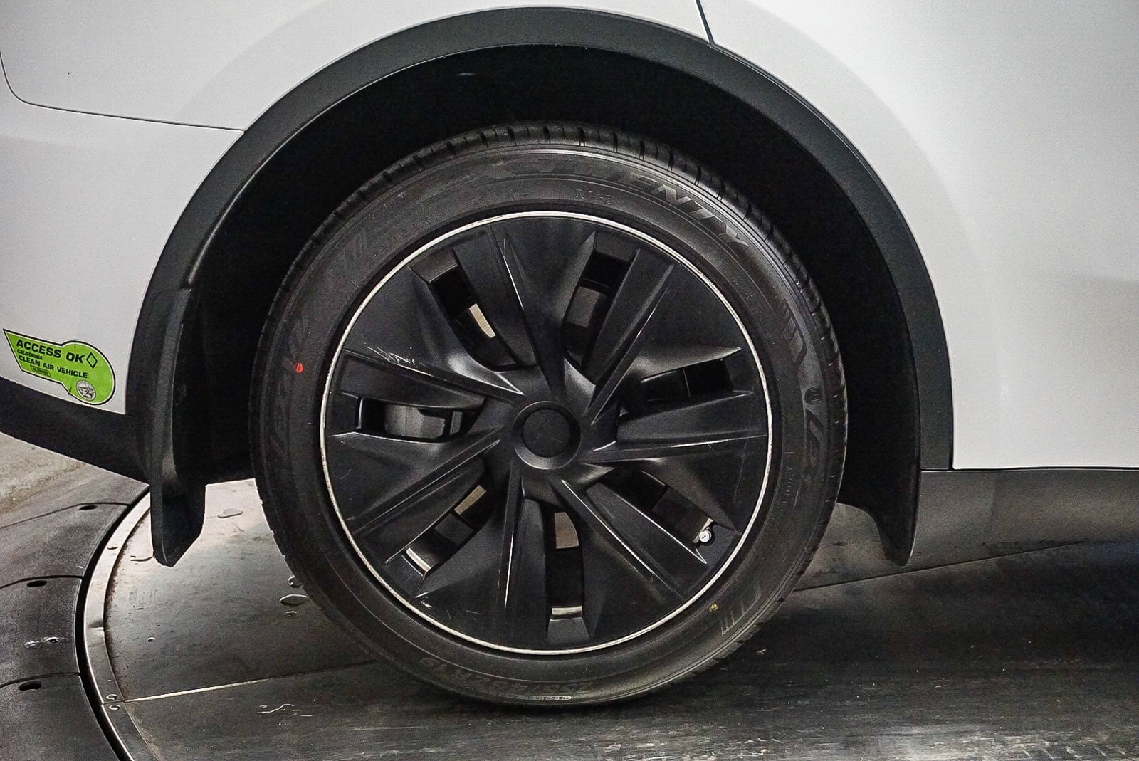 Thumbnail: 2023 Tesla Model Y - 10