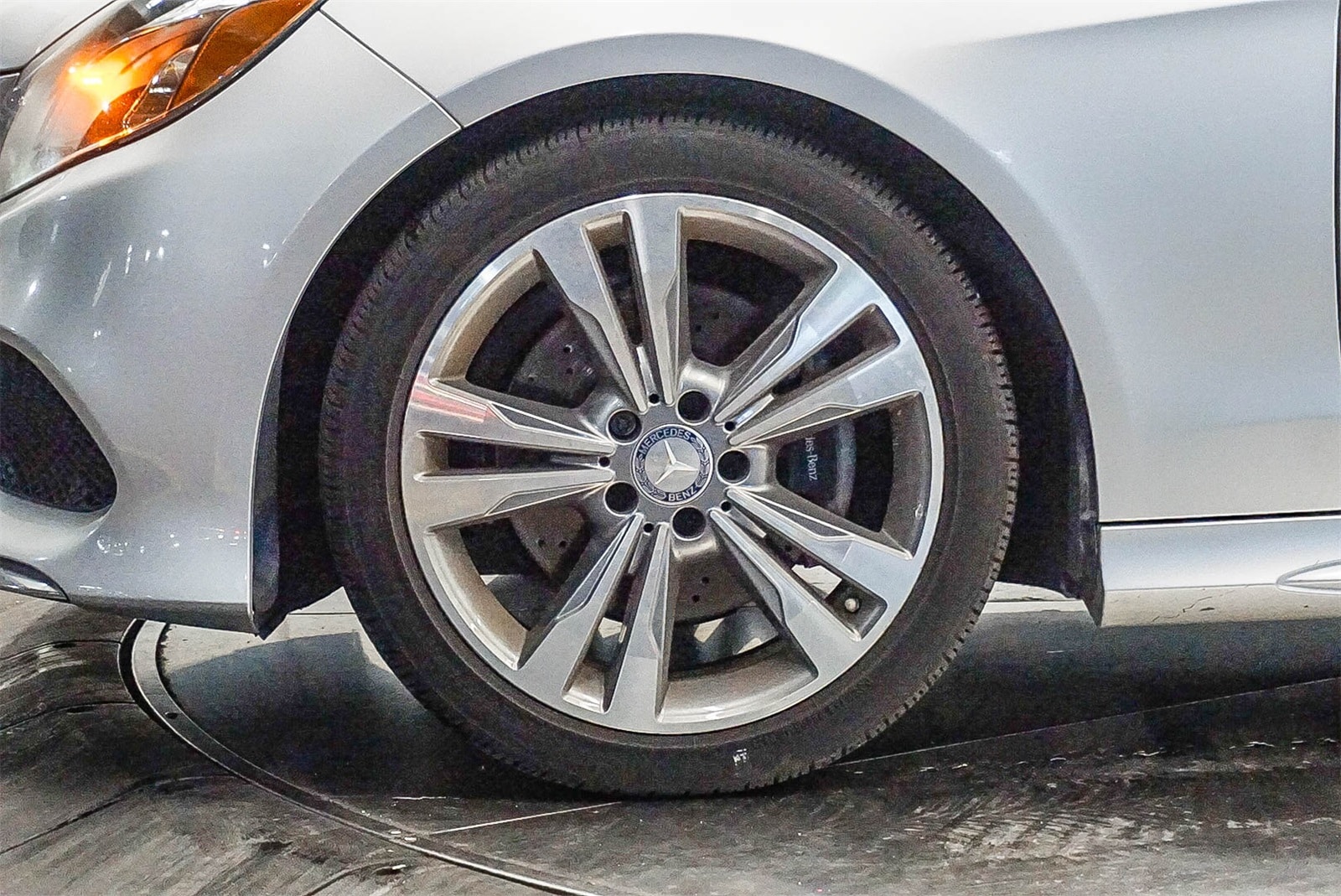 Thumbnail: 2016 Mercedes-Benz E-Class - 9