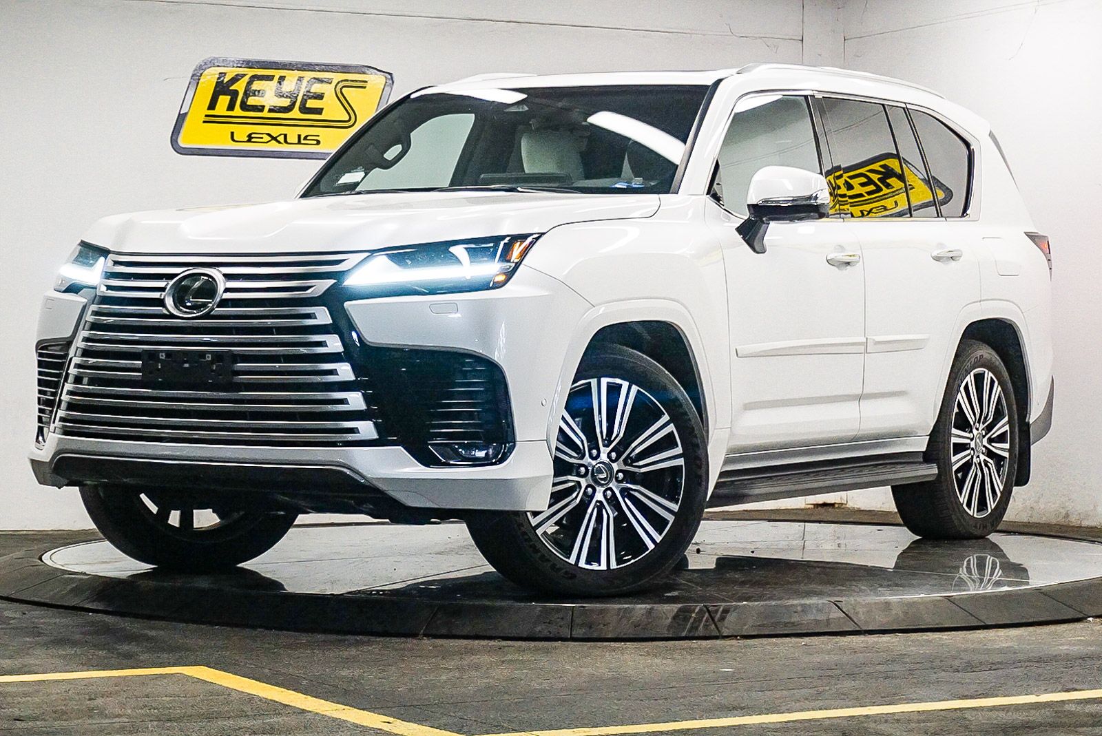 2025 Lexus LX  -
                  Van Nuys, CA