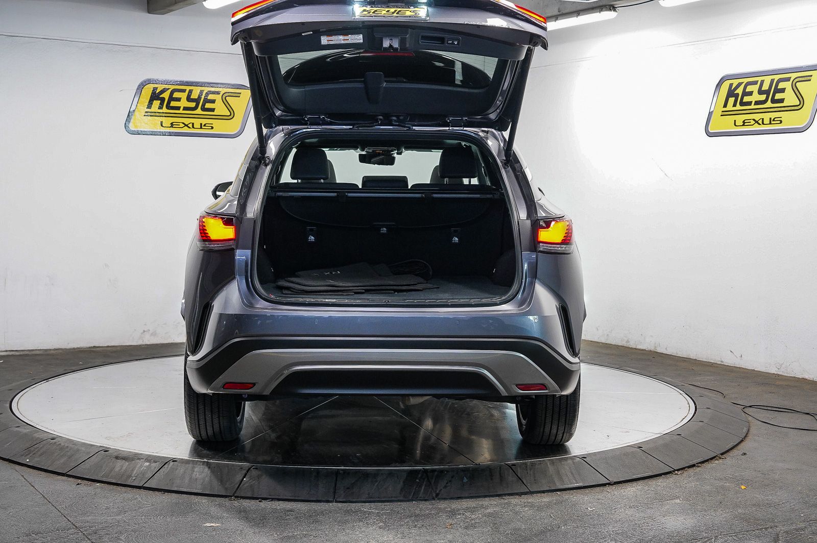 Thumbnail: 2023 Lexus RX - 27
