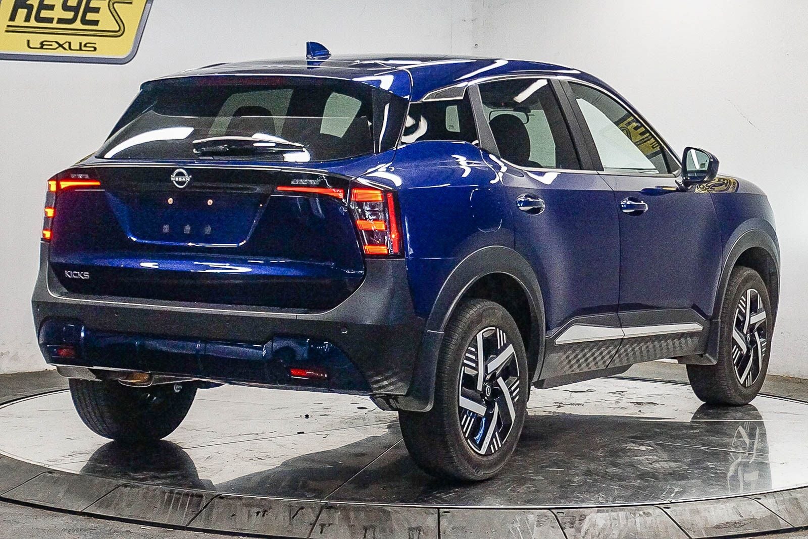 Thumbnail: 2025 Nissan Kicks - 4