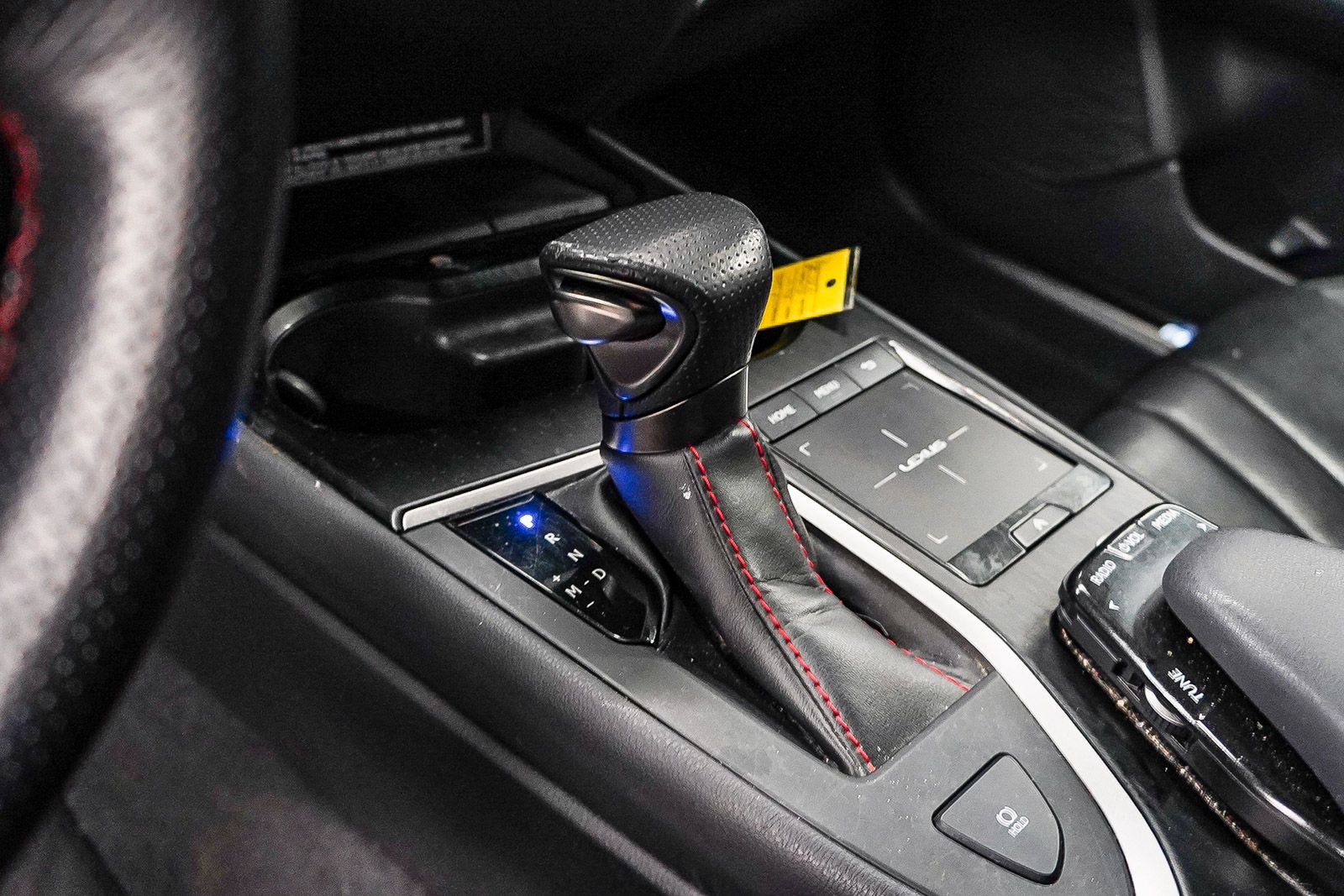 Thumbnail: 2020 Lexus UX - 18