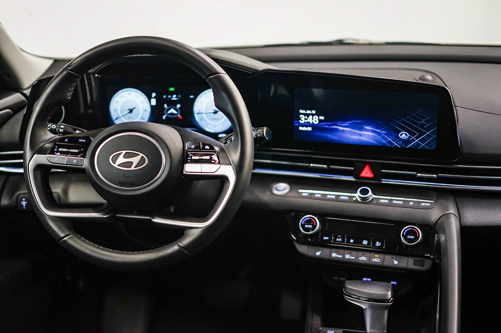 Thumbnail: 2025 Hyundai Elantra - 13