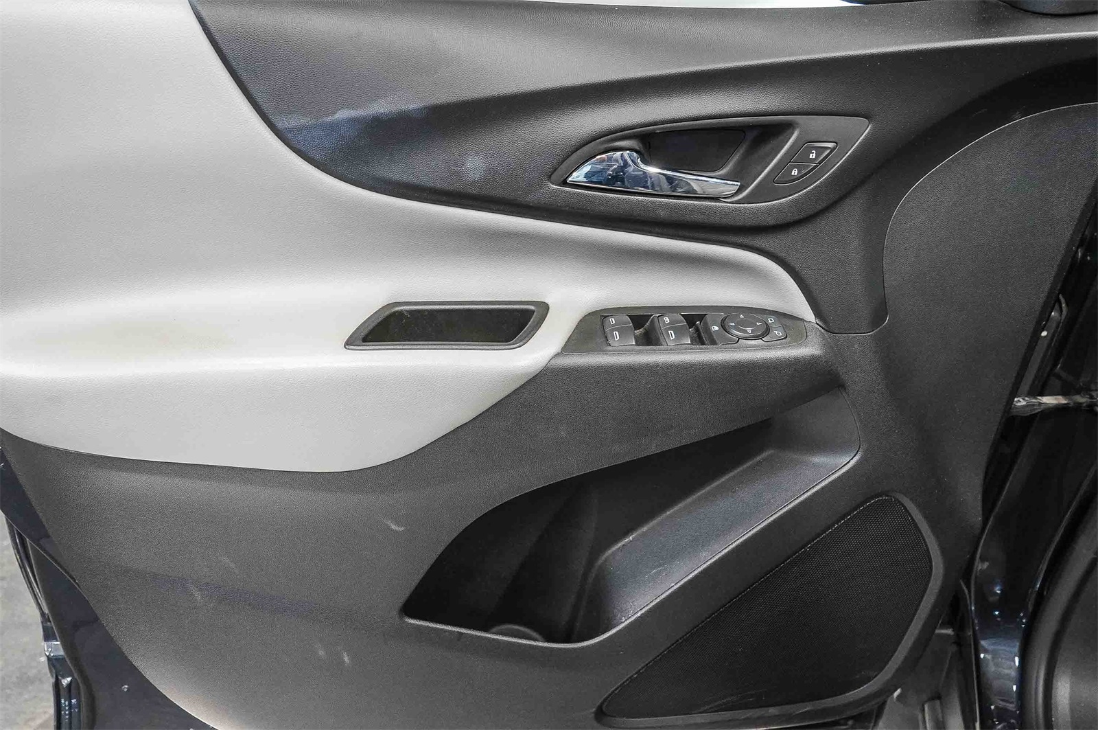 Thumbnail: 2022 Chevrolet Equinox - 21