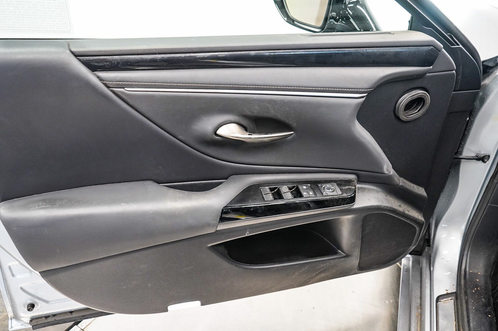 Thumbnail: 2024 Lexus ES - 22